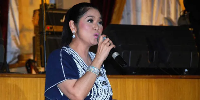 Vina Panduwinata Gaet 6 Penyanyi Cowok ke Panggung Vina Panduwinata Gaet 6 Penyanyi Cowok ke Panggung
