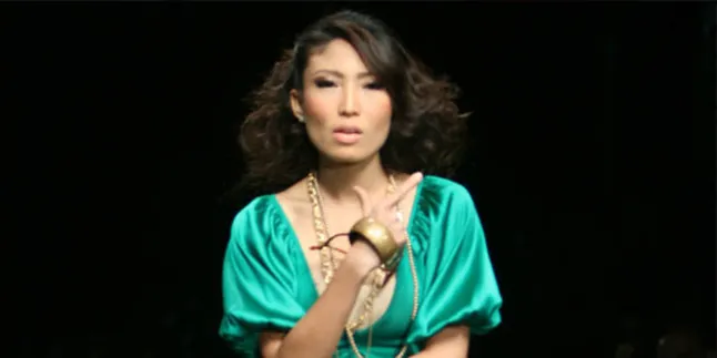 Jadi Model Catwalk, Ayu Dewi Tetap Konyol