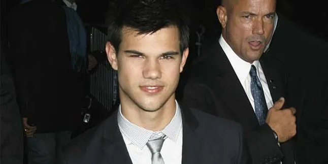 Taylor Lautner Tak Mau Baca Tentang Dirinya Sendiri