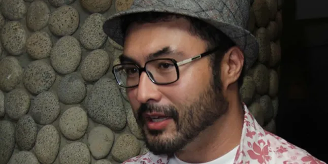 Surya Saputra Tetap Tegar Didera Kerapuhan