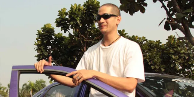 Istri Ngidam, Okan Cornelius Berburu Kue Putu