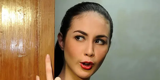 Arumi Bachsin Tampik Cinlok Dengan Lionil Hendrik