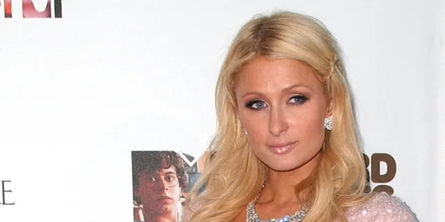 Paris Hilton Kunjungi Panti Asuhan di Bali