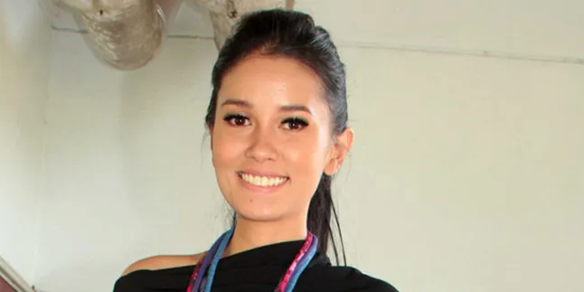 Titi Sjuman: Jalan di Catwalk Seperti Main Drum 5 Jam