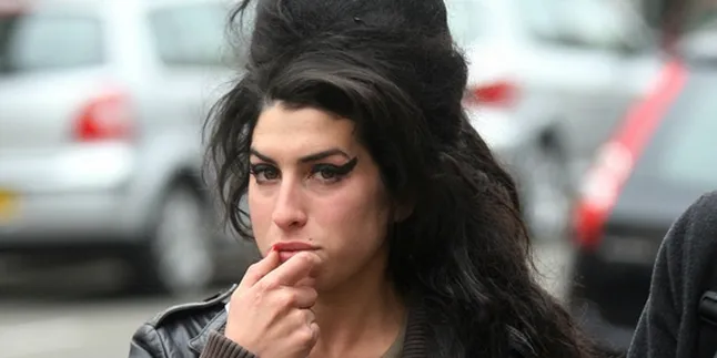 Masih Ada Lagu Karya Amy Winehouse Yang Jadi Misteri