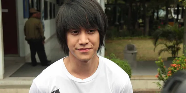 Kevin Aprillio: Seru Punya Girl Band