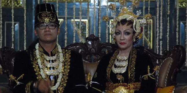 Kenal 10 Tahun, Tio Pakusadewo Nikahi Yvone Simorangkir