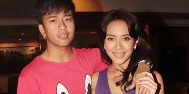 Dea Ananda - Ariel Nidji Sibuk Sendiri-Sendiri!