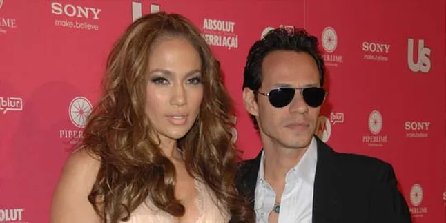 Jennifer Lopez Masih Tidur Bareng Marc Anthony?