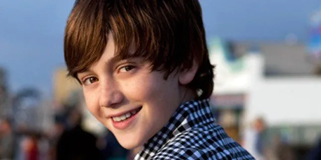 Ratusan Remaja Serbu Show Greyson Chance