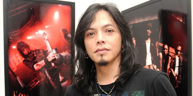 Axel Main Film, Ovy Rif Kaget