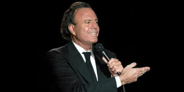 Julio Iglesias Buat Lagu Bahasa Indonesia
