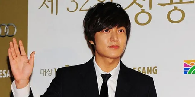 Simak Pemenang Blue Dragon Film Awards ke-32