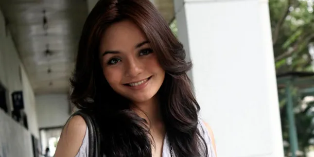 Gita Sinaga Cuma Punya 14 Hari Untuk Mencari Suami!