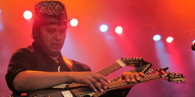 Sentuhan Emas Balawan Tutup Jazz Traffic Festival