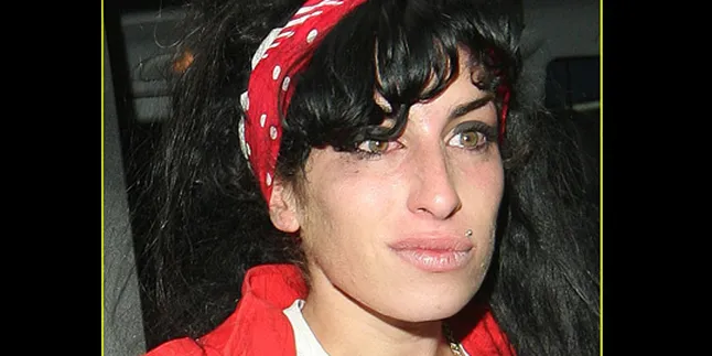 Baju Warisan Amy Winehouse Laku Rp619 Juta!