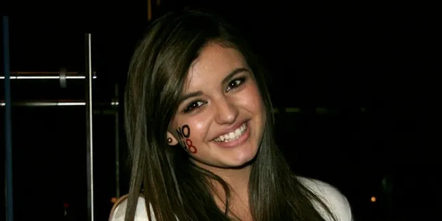 Klip Rebecca Black, Terburuk Sepanjang Sejarah Klip Rebecca Black, Terburuk Sepanjang Sejarah