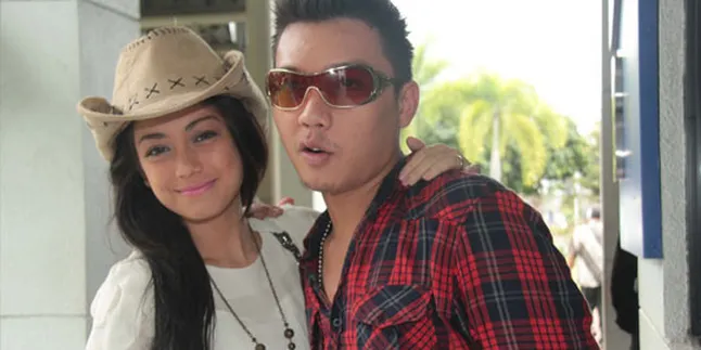 Dirly Idol Sudah Bertunangan!