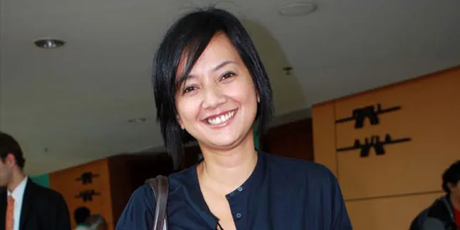 Tahun Baru, Cut Mini Piliih Bermeditasi