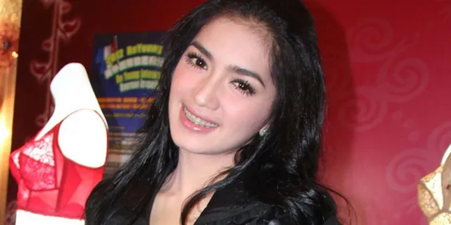 Angel Karamoy Hijrah ke Musik!