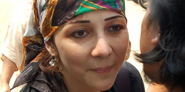 Lia Waroka Comeback ke Dunia Hiburan