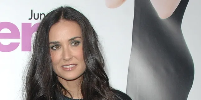 Demi Moore Kencani Jutawan Produk Kecantikan?
