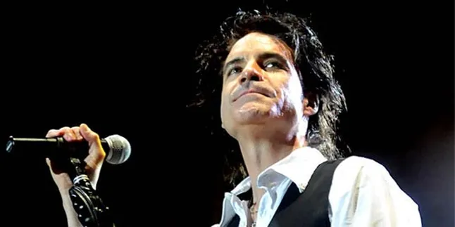 Train 'Nikahi' Penonton Jakarta