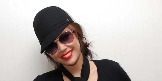 Dewi Sandra Tanggapi Pendapat Miring Soal Boyband