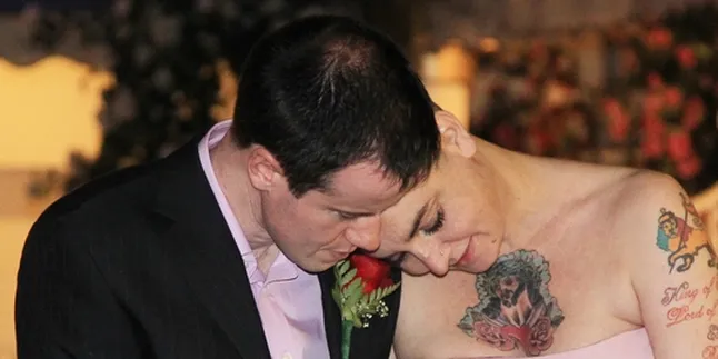 Sinead O Connor Menikah di Atas Pink Cadillac