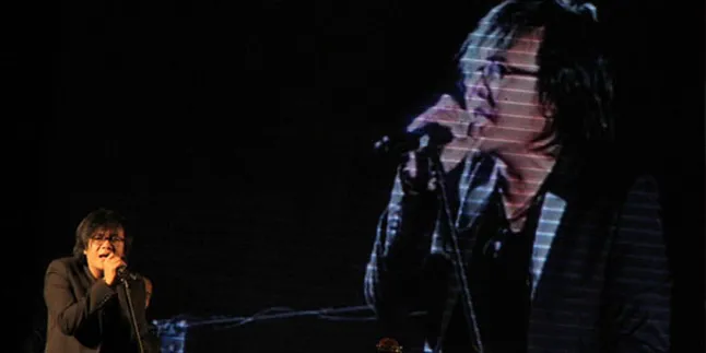 Buka Konser Richard Marx, Ari Lasso Memukau