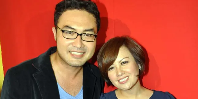 Surya Saputra Hadiri Pernikahan Dewi Sandra Surya Saputra Hadiri Pernikahan Dewi Sandra