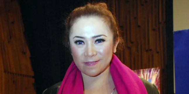 Tahun Baru, Melly Goeslaw Tak Ngoyo Cari Job Tahun Baru, Melly Goeslaw Tak Ngoyo Cari Job