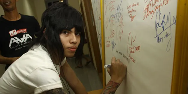 Axel: Ngeband Salah, Enggak Ngeband Salah