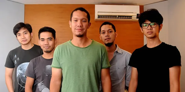 Maliq and D Essentials Ganti Indah Dengan Rapper