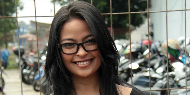 Jelang Konser Ultah Trans, Tantri Irit Bicara