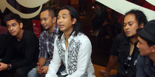 Piyu Padi: 'SAKIT HATI' Sebuah Sikap Tentang Komitmen