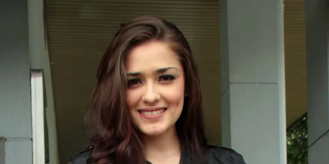 Yasmine Wildblood Nyaman Dimanajeri Ortu