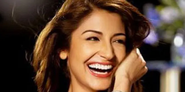 Katrina Kaif Lebih Cantik Daripada Anushka Sharma?