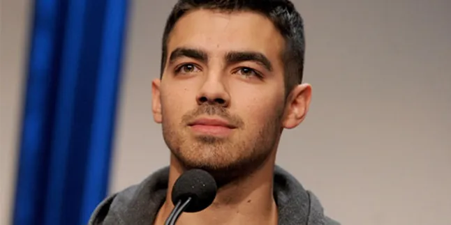 Joe Jonas Masuk Rumah Sakit!