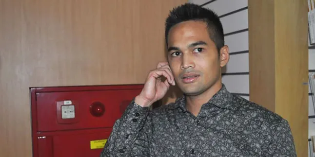 Teuku Wisnu Merasa Terhormat Perankan Habibie Teuku Wisnu Merasa Terhormat Perankan Habibie