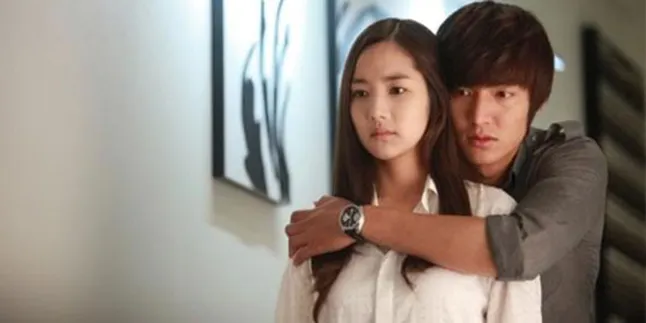 Ini Dia Berita K-Pop Paling Mengejutkan Tahun 2011