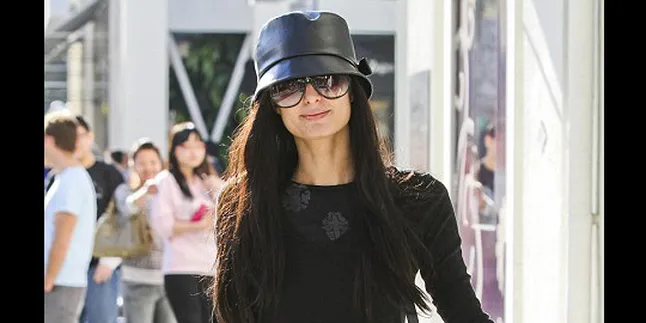 Paris Hilton Tak Lagi Pirang!