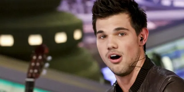 Taylor Lautner Mengaku Gay?