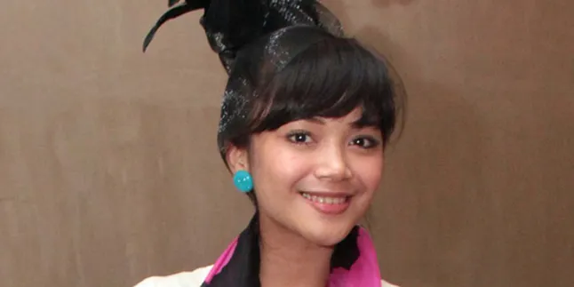 Sheza Indris: Berhijab Harus Dari Hati Sheza Indris: Berhijab Harus Dari Hati