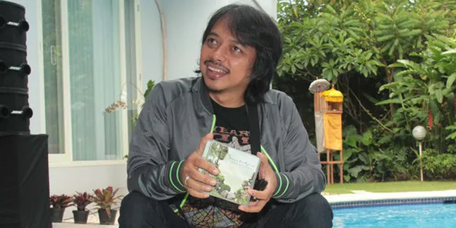 Dewa Budjana Pilih Bekerja di Malam Tahun Baru Dewa Budjana Pilih Bekerja di Malam Tahun Baru