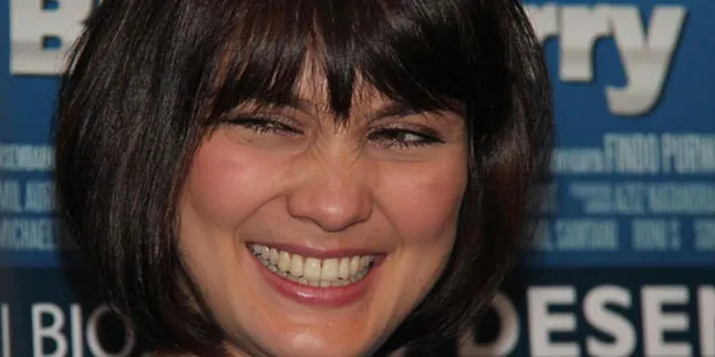 2012, Luna Maya Siap Rilis Single Lagu Terbaru