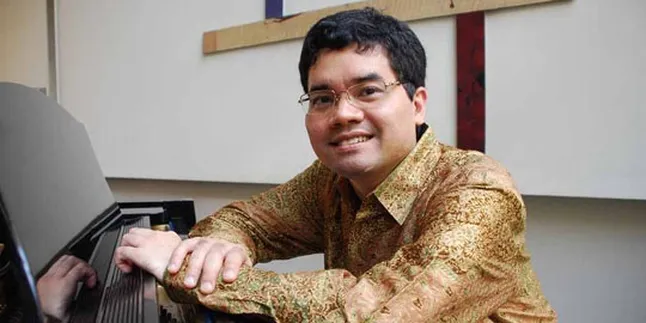 Ananda Sukarlan Helat 'Java New Years Concert 2012'