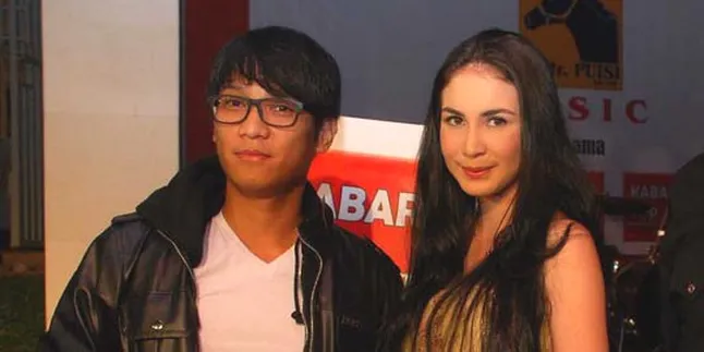 Arumi - Emil Saling Curhat