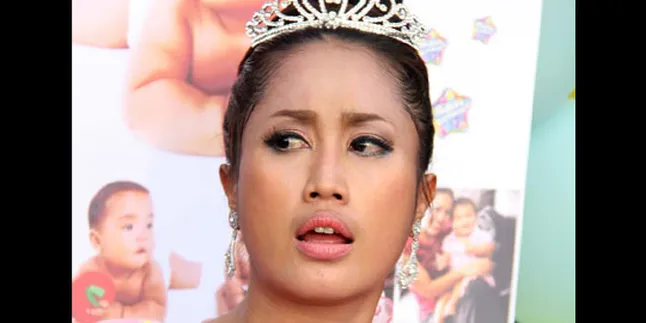 Melinda Tuntut Mantan Suami Demi Anak