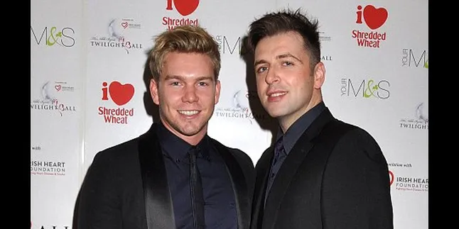 Mark Westlife Putus Dari Pasangan Gay-nya! Mark Westlife Putus Dari Pasangan Gay-nya!